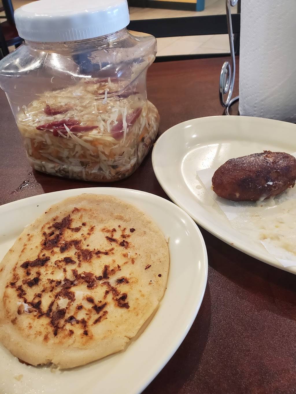 Estela Pupuseria | restaurant | 11818 Airline Dr, Houston, TX 77037, USA | 8327709488 OR +1 832-770-9488