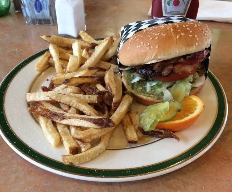 Sunis Pizza & Burgers | restaurant | 17751 15th Ave NE, Shoreline, WA 98155, USA | 2063628350 OR +1 206-362-8350