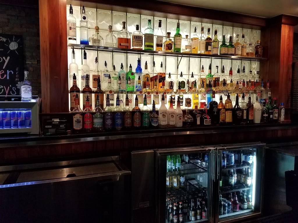 Broneys Alumni Grill | restaurant | 7 W Carpenter St, Athens, OH 45701, USA | 7405925900 OR +1 740-592-5900