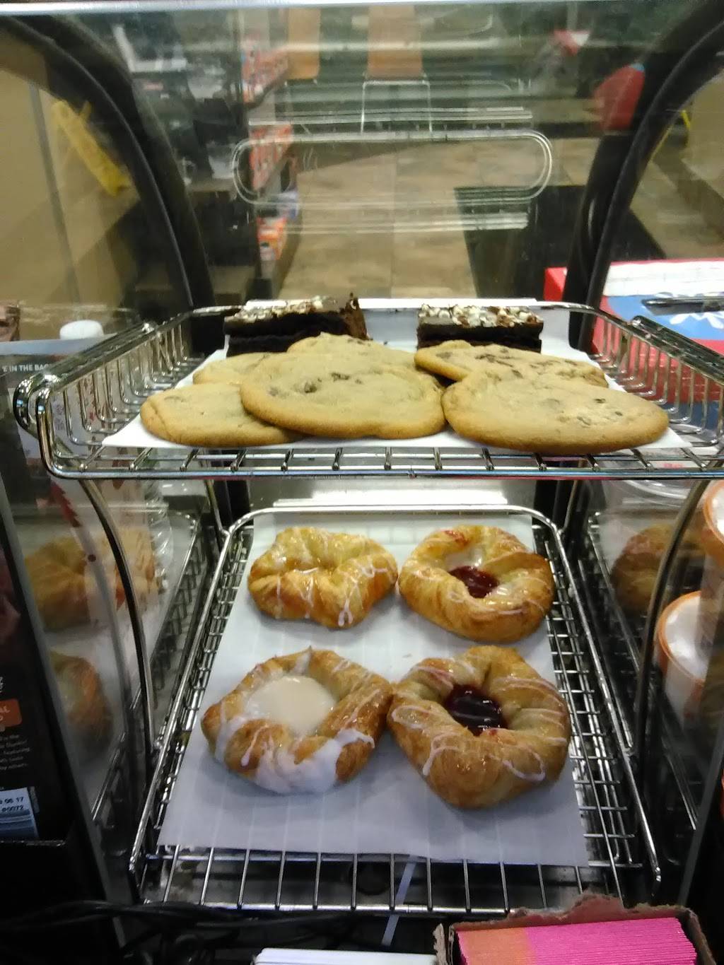 Dunkin | bakery | 411-D Universal Dr, North Haven, CT 06473, USA | 2032391962 OR +1 203-239-1962