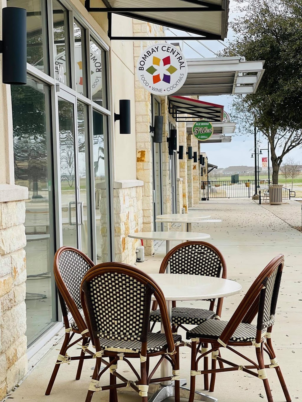 Bombay Central Food Wine & Cocktails | restaurant | 7373 Honeysuckle Suite 140, Temple, TX 76502, USA | 2549352060 OR +1 254-935-2060