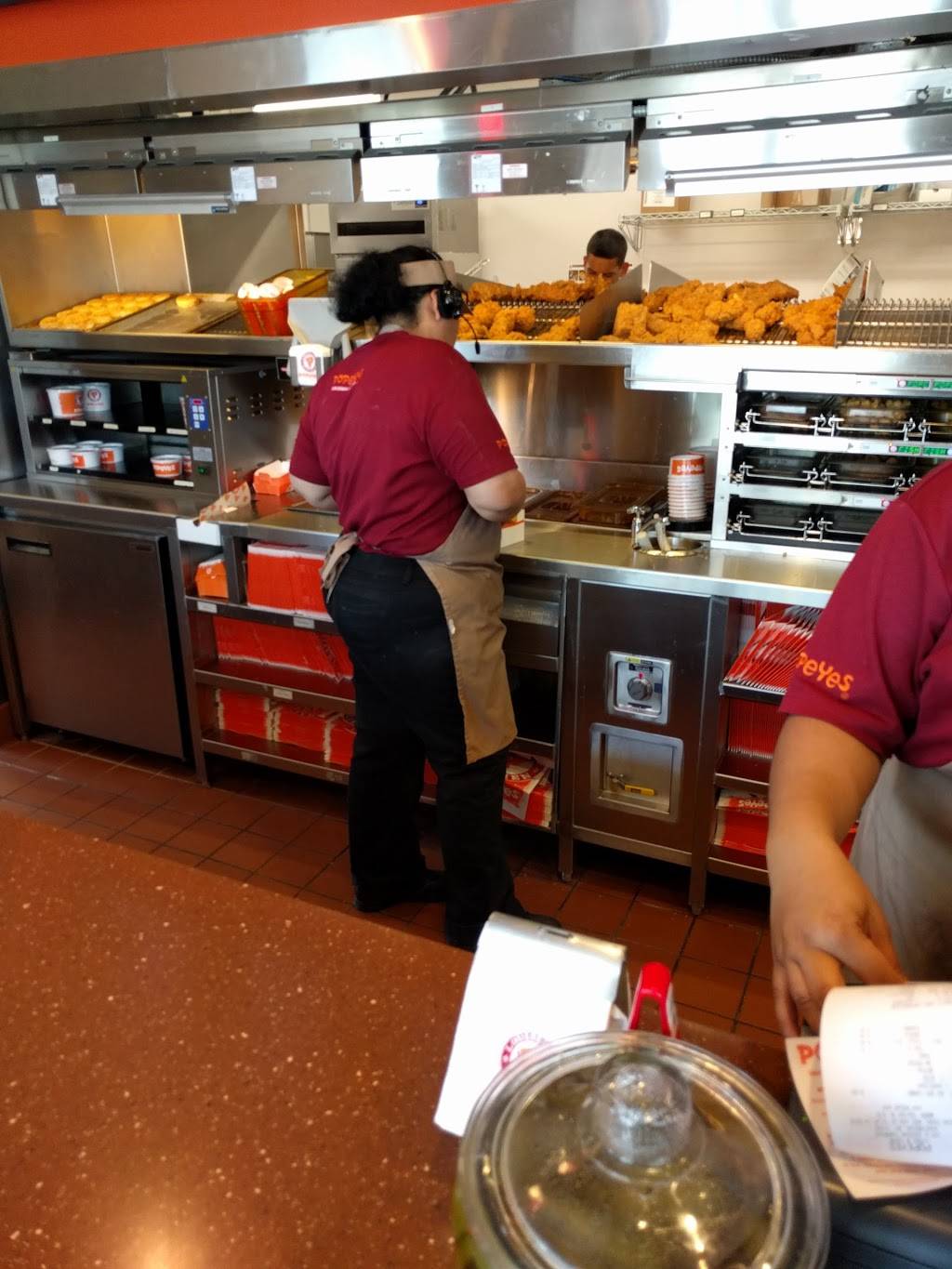 Popeyes Louisiana Kitchen | restaurant | 325 W Jericho Turnpike, Huntington, NY 11743, USA | 6318246142 OR +1 631-824-6142