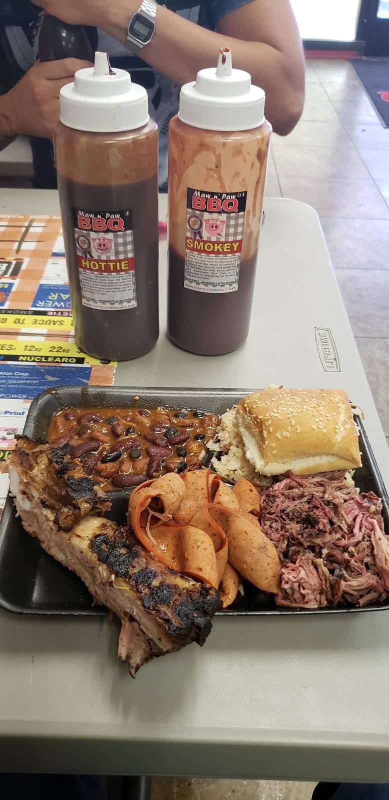 Maw n Paw BBQ | restaurant | 2686 N Clovis Ave, Fresno, CA 93727, USA | 5593489559 OR +1 559-348-9559