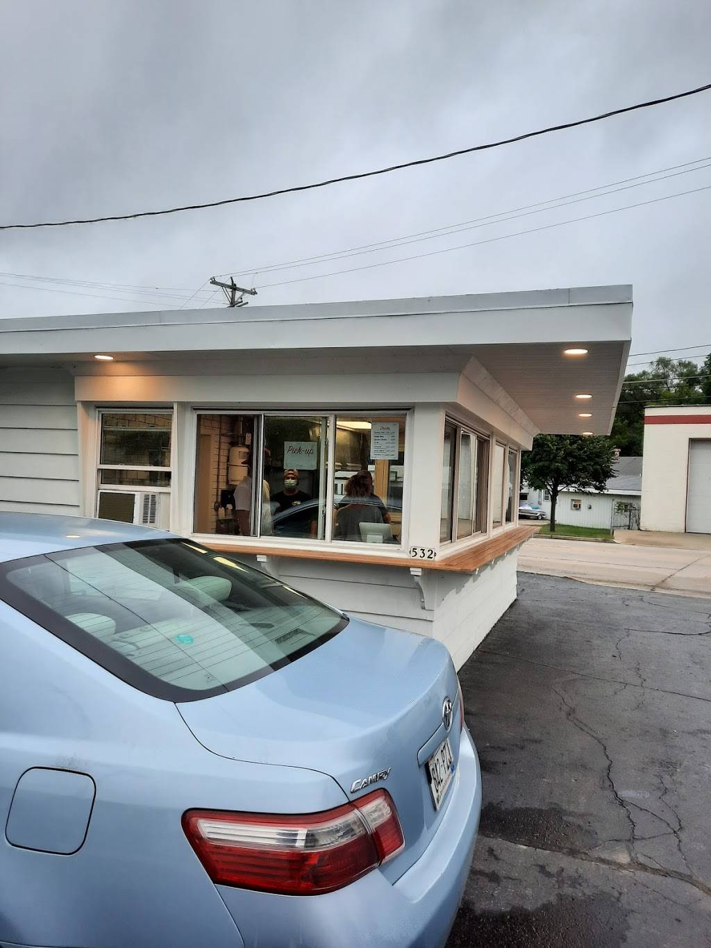 Bomb Burger | restaurant | 532 McHenry St, Burlington, WI 53105, USA | 2628063663 OR +1 262-806-3663