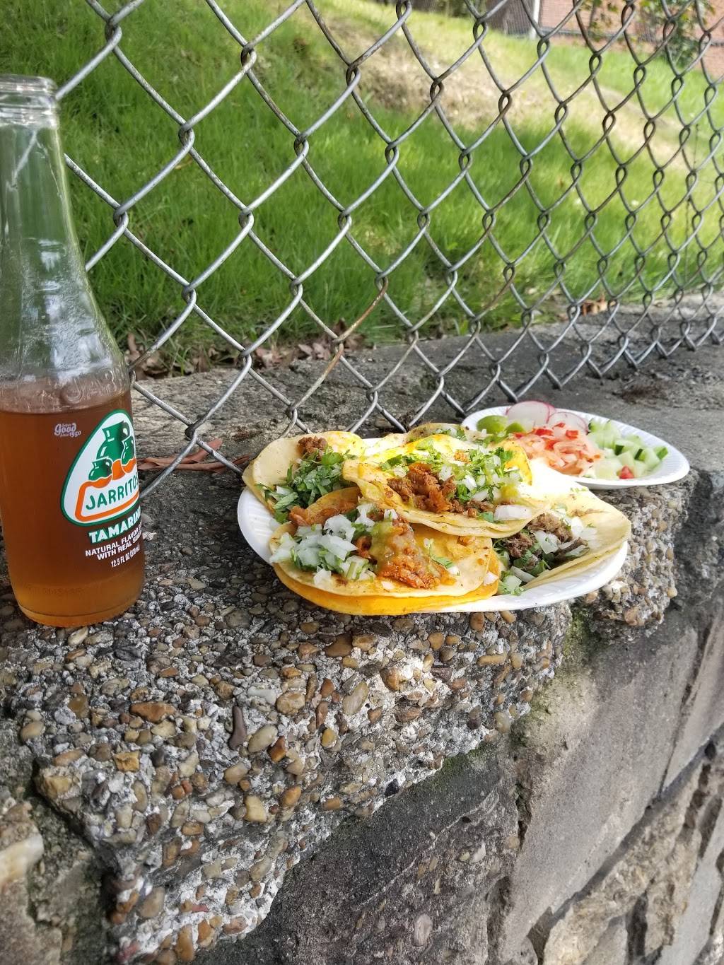 Taco El Chilango | restaurant | 1716-1728 14th St N, Arlington, VA 22209, USA | 5712360355 OR +1 571-236-0355