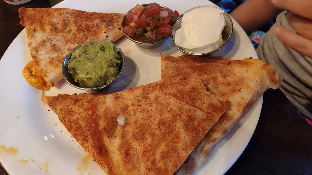 Bainbridge Street Barrel House | restaurant | 625-627 S 6th St, Philadelphia, PA 19147, USA | 2673243553 OR +1 267-324-3553