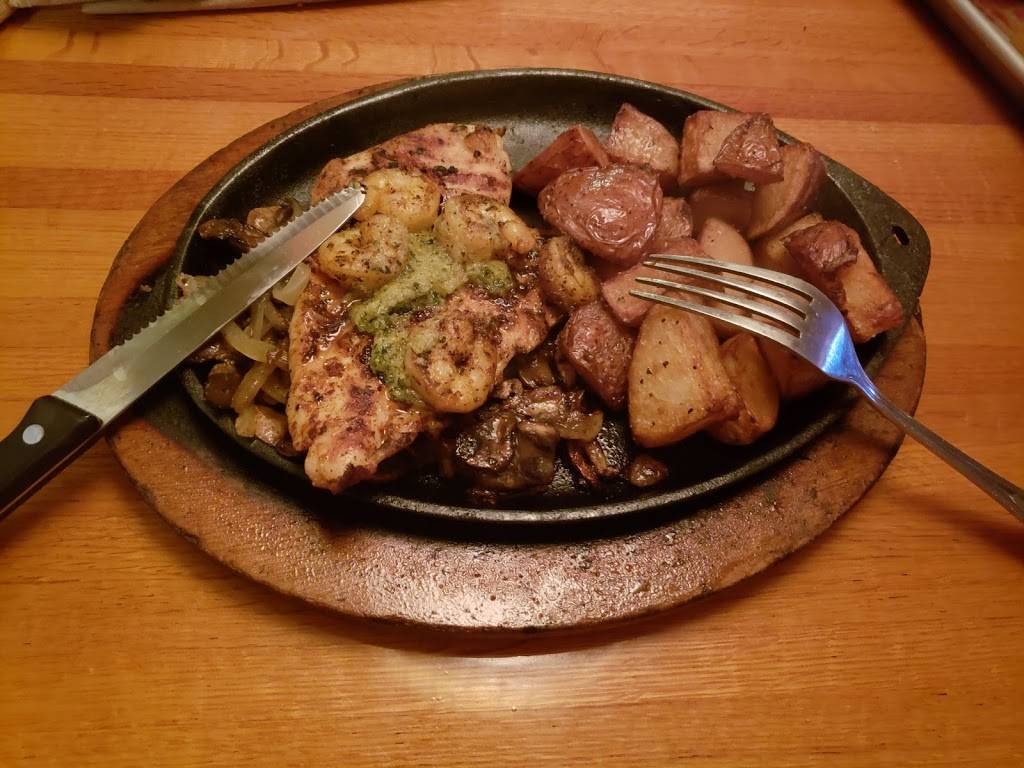 Applebees Grill + Bar | restaurant | 13500 S John Young Pkwy, Orlando, FL 32837, USA | 4072065039 OR +1 407-206-5039