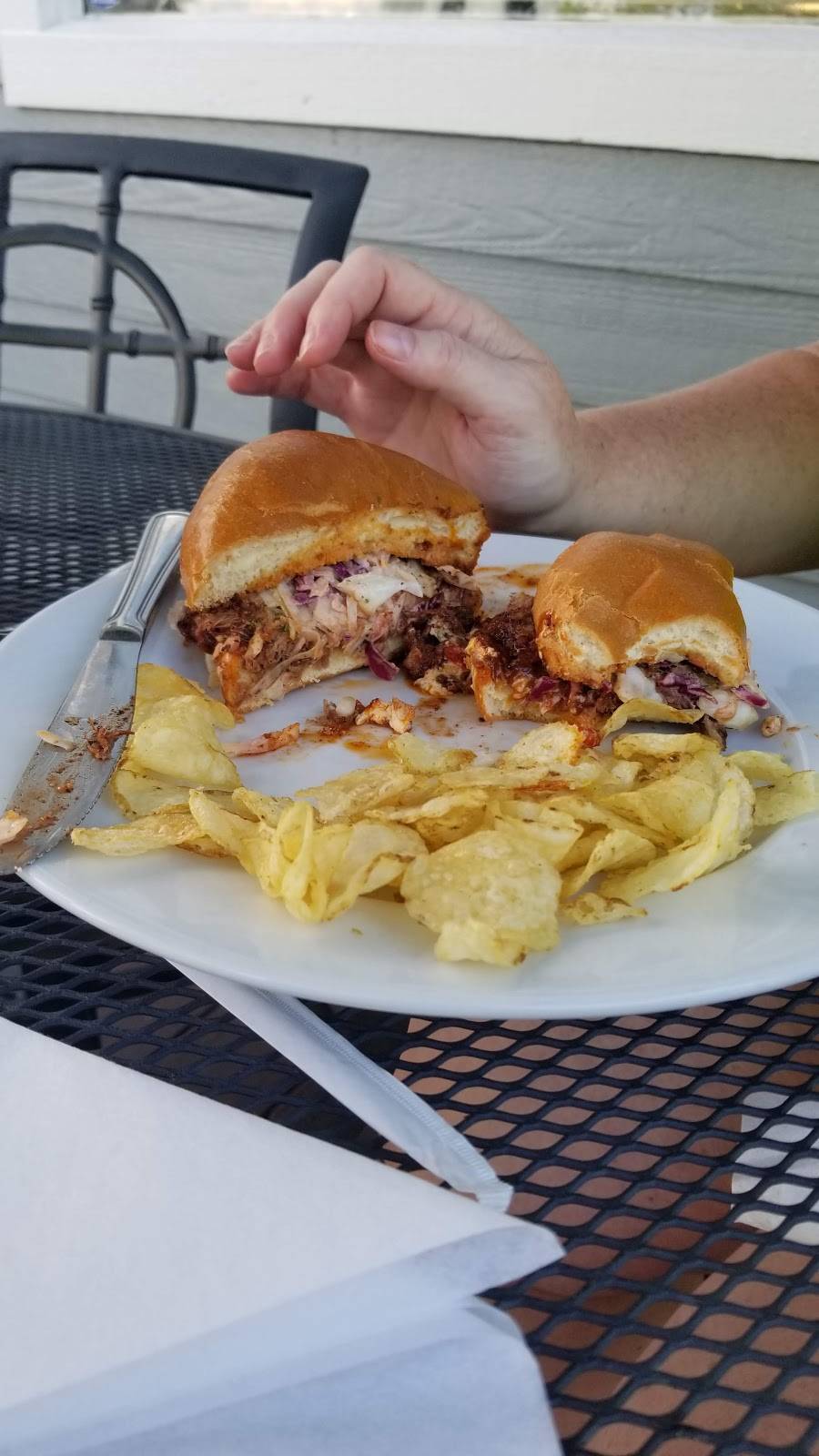 The Dam Grill LLC | restaurant | 6724 White House Rd, Huddleston, VA 24104, USA | 5405700710 OR +1 540-570-0710