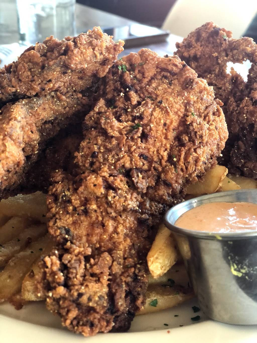 Ludlows Gumbo Bar & Steak | restaurant | 2403 12th Ave S, Nashville, TN 37204, USA | 6152929299 OR +1 615-292-9299