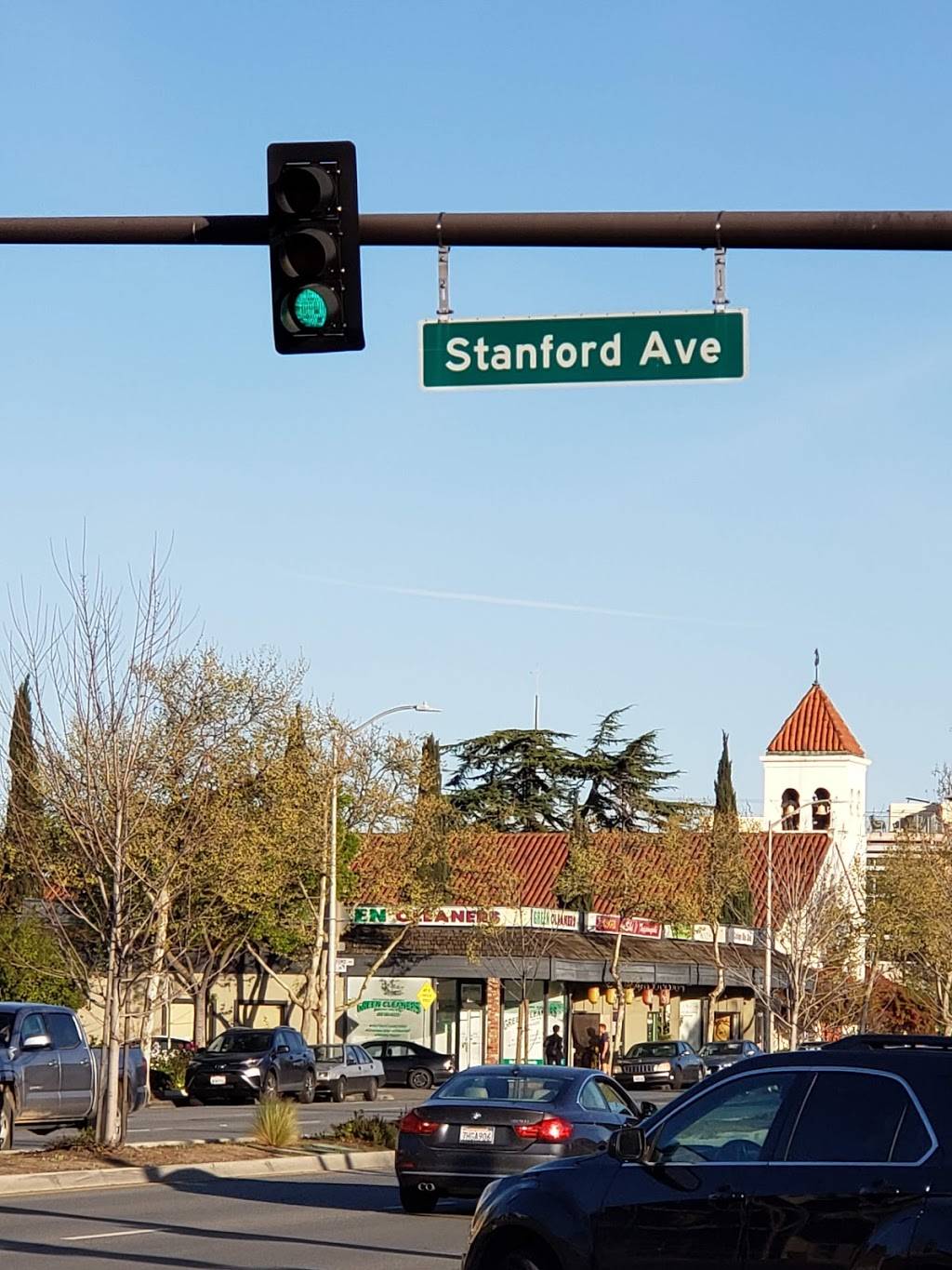 Starbucks | cafe | 2000 El Camino Real, Palo Alto, CA 94306, USA | 6503208125 OR +1 650-320-8125