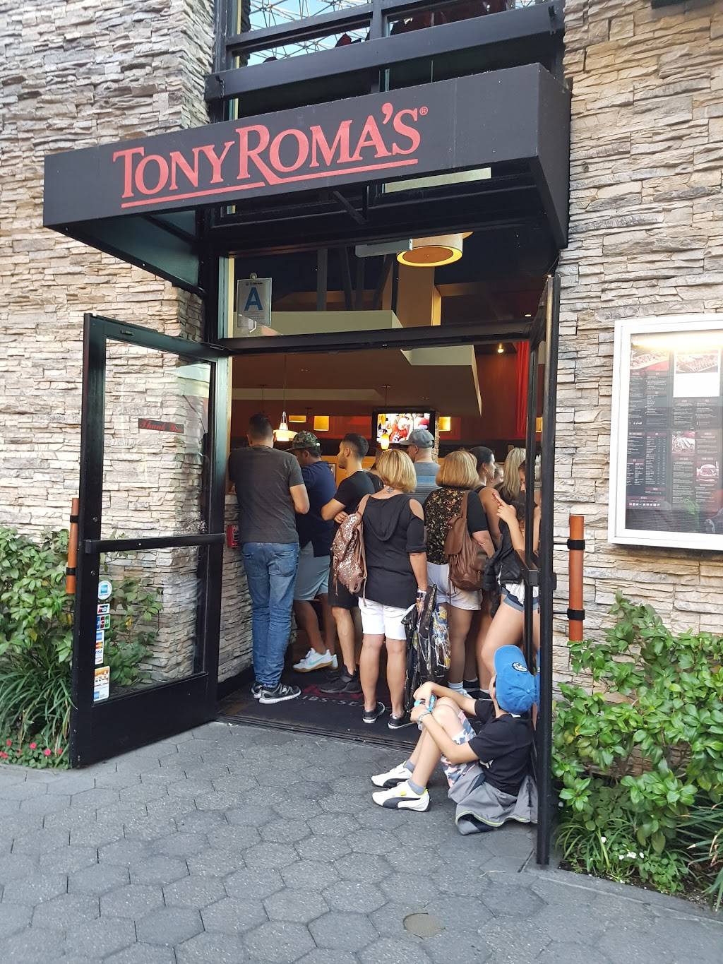 Tony Romas | restaurant | 1000 Universal Studios Blvd, Universal City, CA 91608, USA | 8187637674 OR +1 818-763-7674