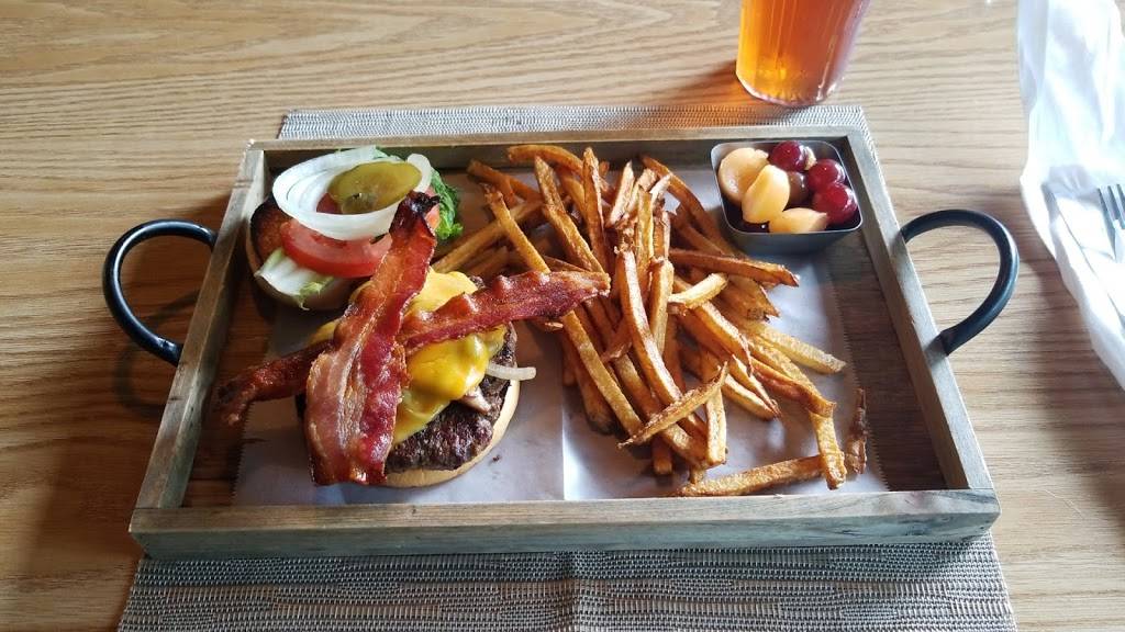 Lakes End Cafe & Grill and Marina | restaurant | 17838 Wayah Rd, Topton, NC 28781, USA | 8283213000 OR +1 828-321-3000