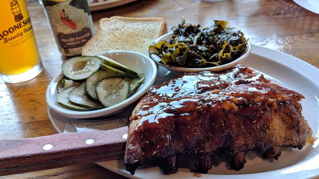 The Pedalin Pig | restaurant | 2968 NC-105 A, Boone, NC 28607, USA | 8283559559 OR +1 828-355-9559