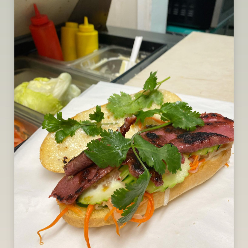 Dahvi’s Kitchen | restaurant | 349 S Main St, Willits, CA 95490, USA | 7073546777 OR +1 707-354-6777