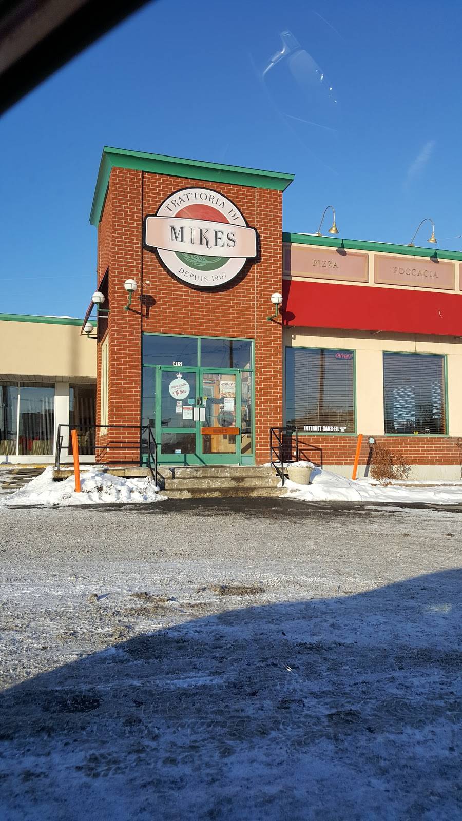 Mikes | restaurant | 419 Rue Saint-Jacques, Saint-Jean-sur-Richelieu, QC J3B 2M1, Canada | 4503473030 OR +1 450-347-3030
