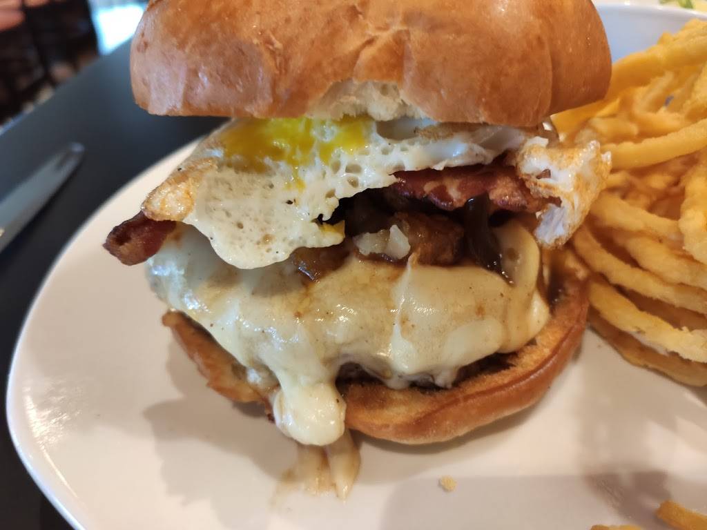 110 Grill - Wrentham | restaurant | 25 Ledgeview Way, Wrentham, MA 02093, USA | 7748475532 OR +1 774-847-5532