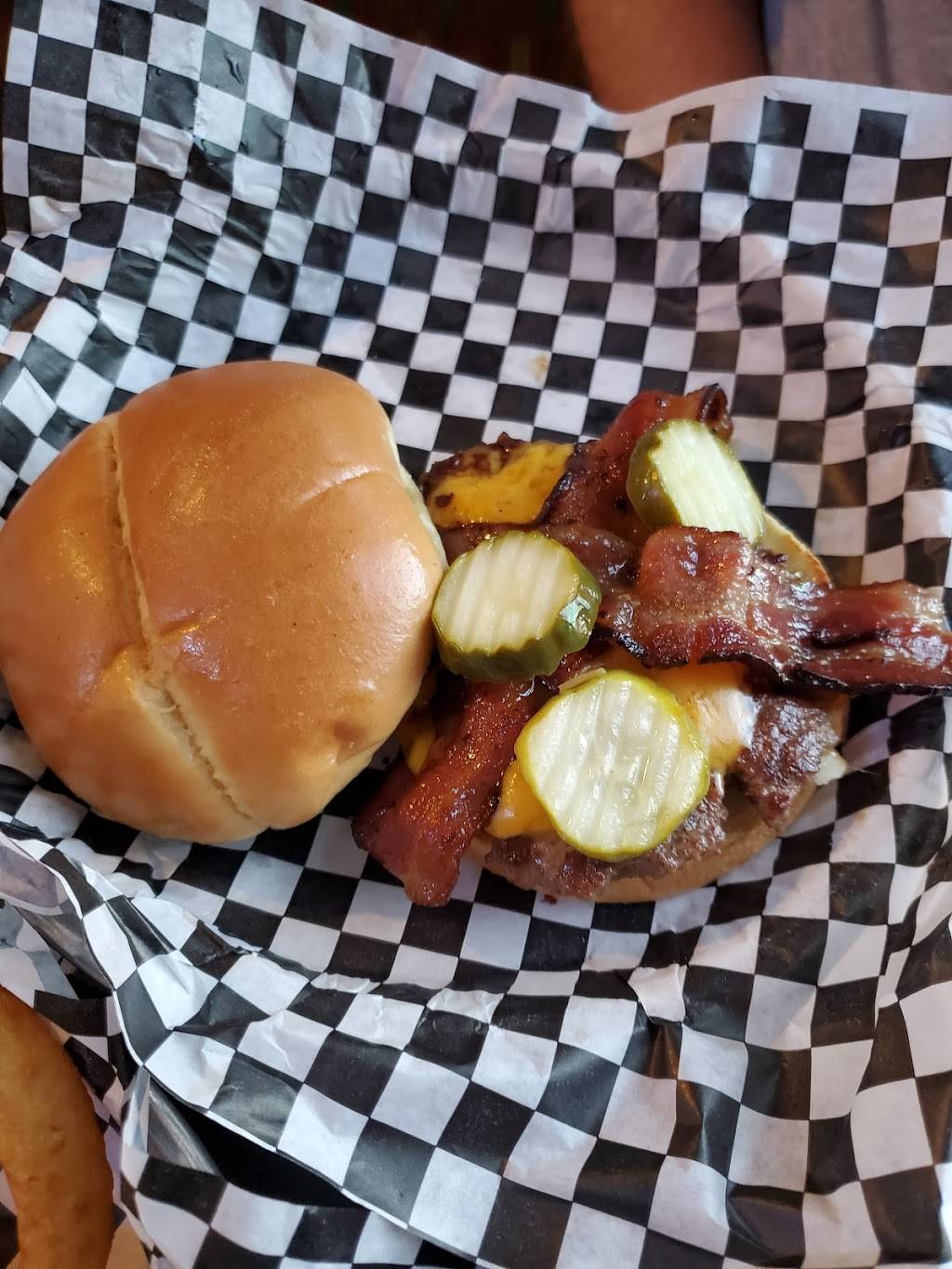 7 West Taphouse - Miller Hill | restaurant | 2510 Maple Grove Rd, Duluth, MN 55811, USA | 2184641879 OR +1 218-464-1879