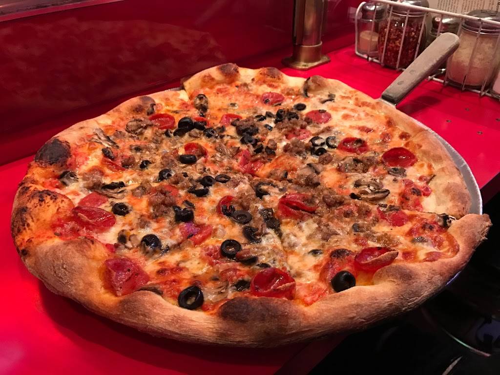 Village Pizzeria | restaurant | 131 N Larchmont Blvd, Los Angeles, CA 90004, USA | 3234655566 OR +1 323-465-5566