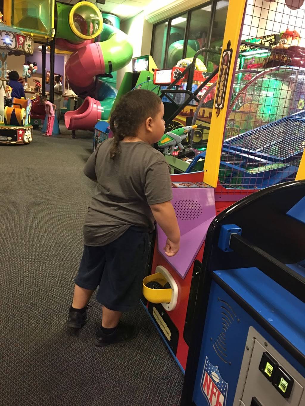 Chuck E. Cheese | restaurant | 3023 Erie Blvd E, Syracuse, NY 13224, USA | 3154494131 OR +1 315-449-4131