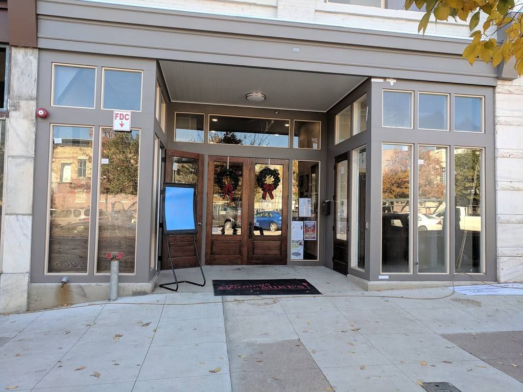 Famous Mikes | restaurant | 524 Poplar St, Macon, GA 31201, USA | 4782001122 OR +1 478-200-1122