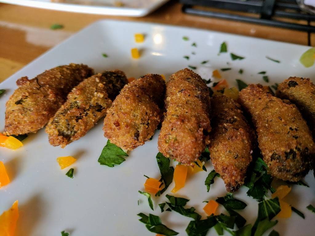 The Quarter Barrel Arcade & Brewery | restaurant | 616 2nd Ave SE, Cedar Rapids, IA 52401, USA | 3192004140 OR +1 319-200-4140