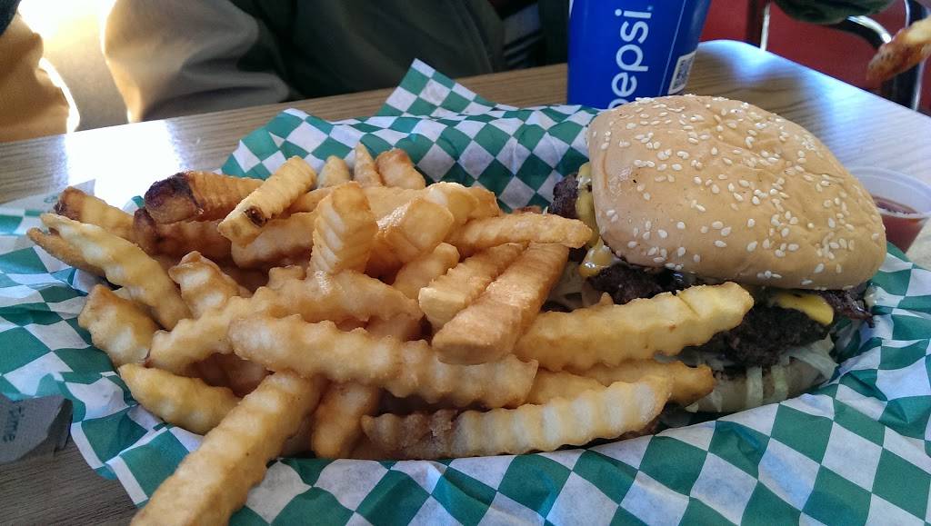 C & L Burger Bar | restaurant | 1161 Mt St Helens Way NE, Castle Rock, WA 98611, USA | 3602744110 OR +1 360-274-4110