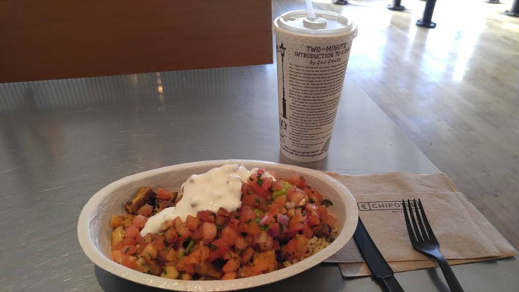 Chipotle Mexican Grill | restaurant | 20505 Rand Rd Ste 400, Kildeer, IL 60047, USA | 8474383835 OR +1 847-438-3835