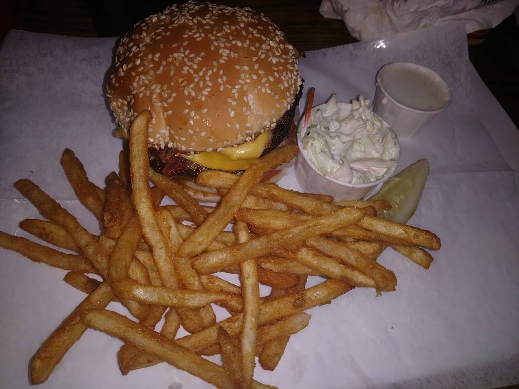 Foxhole Pub | restaurant | 1215 Angelo Rd, Sparta, WI 54656, USA | 6082696271 OR +1 608-269-6271