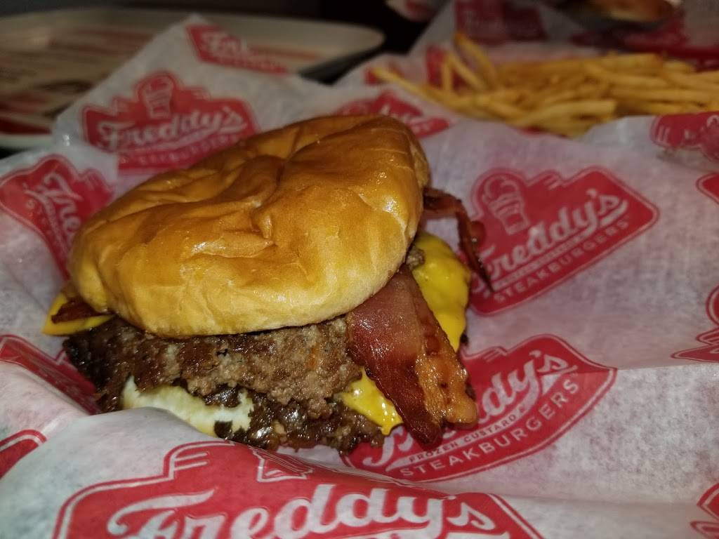 Freddys Frozen Custard & Steakburgers | restaurant | 221 Eagleview Blvd, Exton, PA 19341, USA | 4848742345 OR +1 484-874-2345