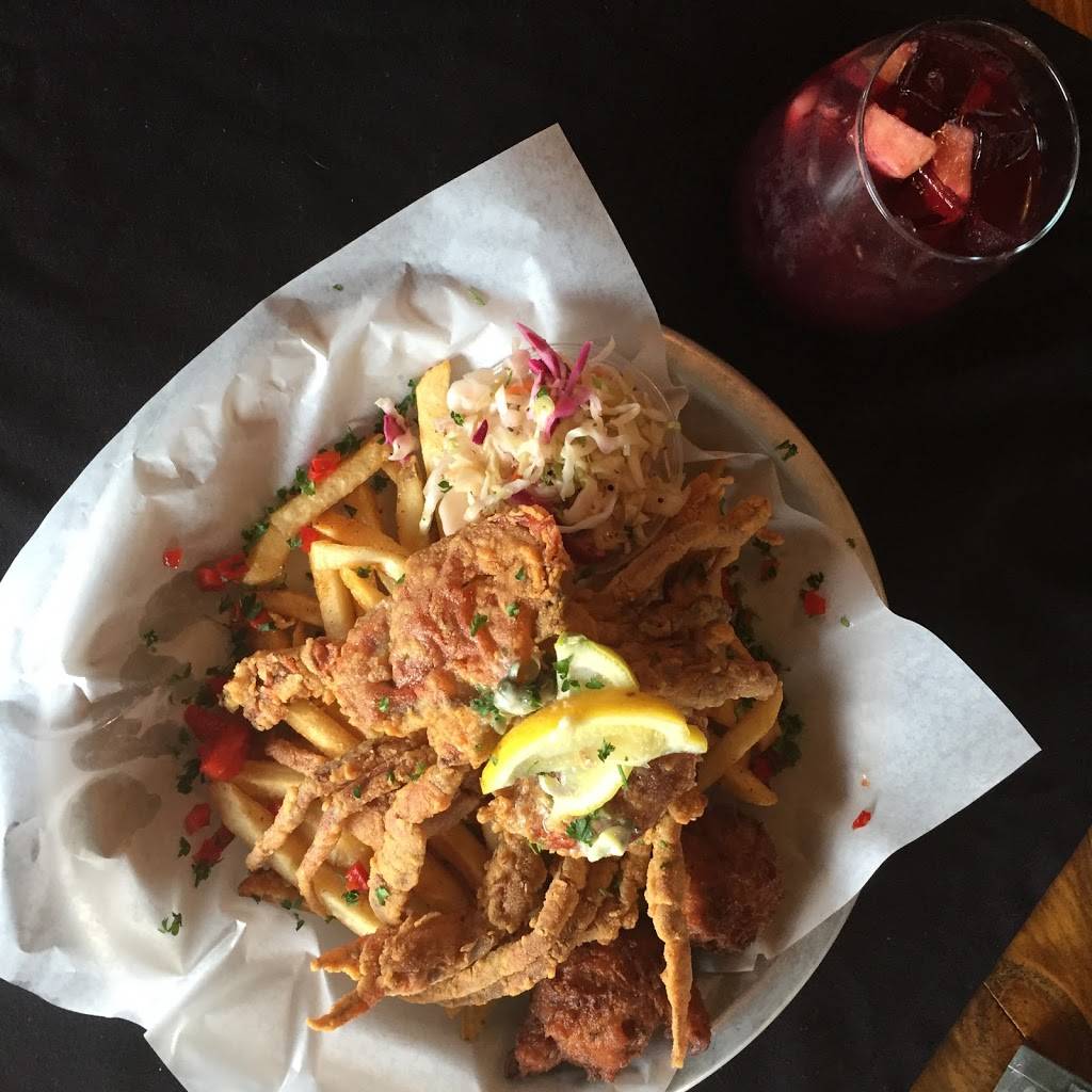 Low Country Fish Camp | restaurant | 903 Central Ave, Summerville, SC 29483, USA | 8432858558 OR +1 843-285-8558