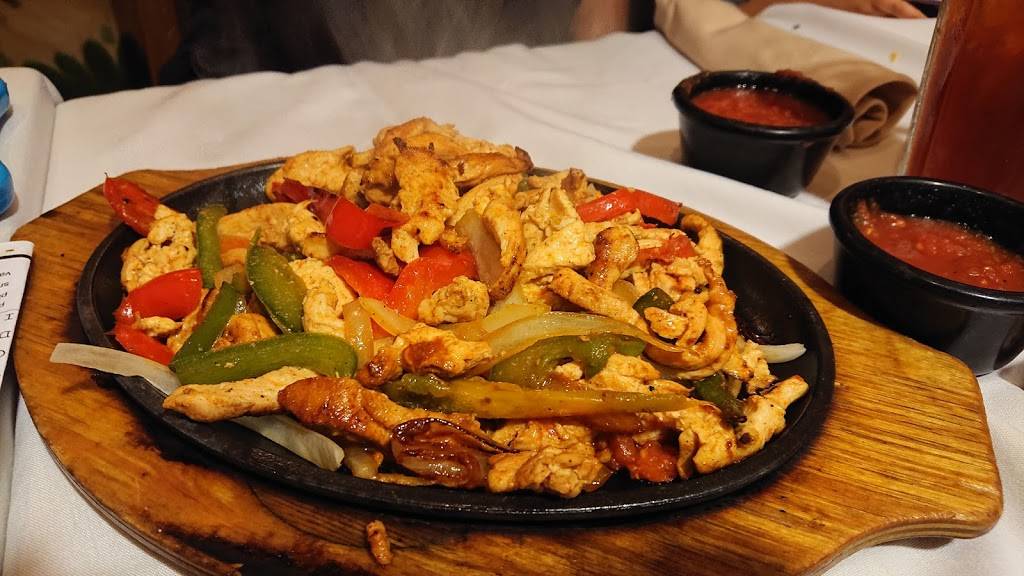 Tres Potrillos | restaurant | 25765 Chagrin Blvd, Beachwood, OH 44122, USA | 2165911202 OR +1 216-591-1202