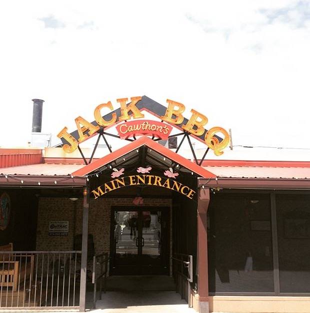 Jacks Bar-B-Que | restaurant | 334 W Trinity Ln, Nashville, TN 37207, USA | 6152289888 OR +1 615-228-9888