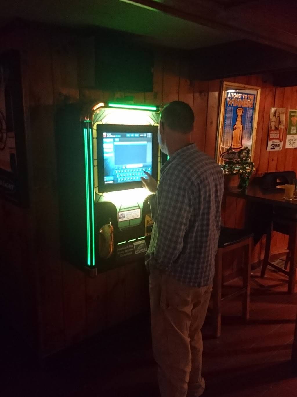 Matt Kellys Pub | restaurant | 541 Washington St, Canton, MA 02021, USA | 7818289700 OR +1 781-828-9700