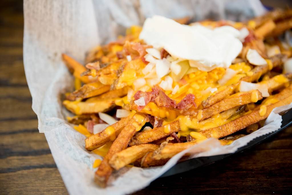 49 Street Tavern | restaurant | 4129 E 49th St, Newburgh Heights, OH 44105, USA | 2164173102 OR +1 216-417-3102