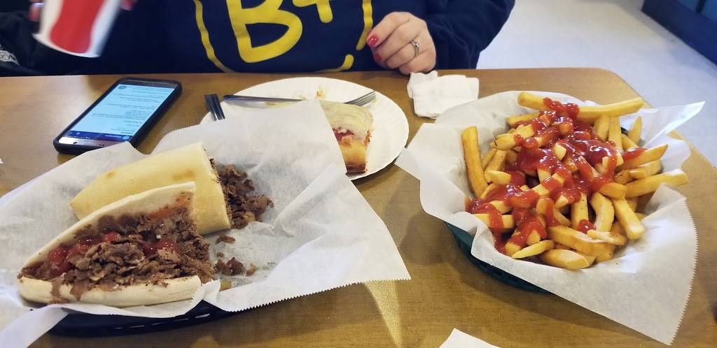 Two Cousins Pizza | restaurant | 7460 Lancaster Pike, Hockessin, DE 19707, USA | 3022343455 OR +1 302-234-3455