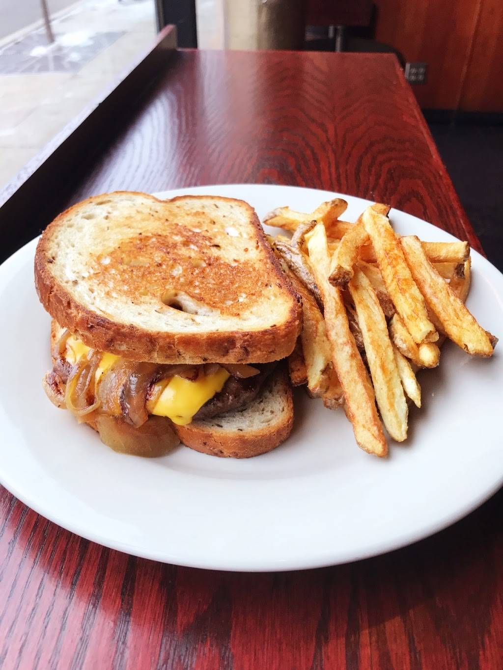 Lincoln Station | restaurant | 2432 N Lincoln Ave, Chicago, IL 60614, USA | 7734728100 OR +1 773-472-8100