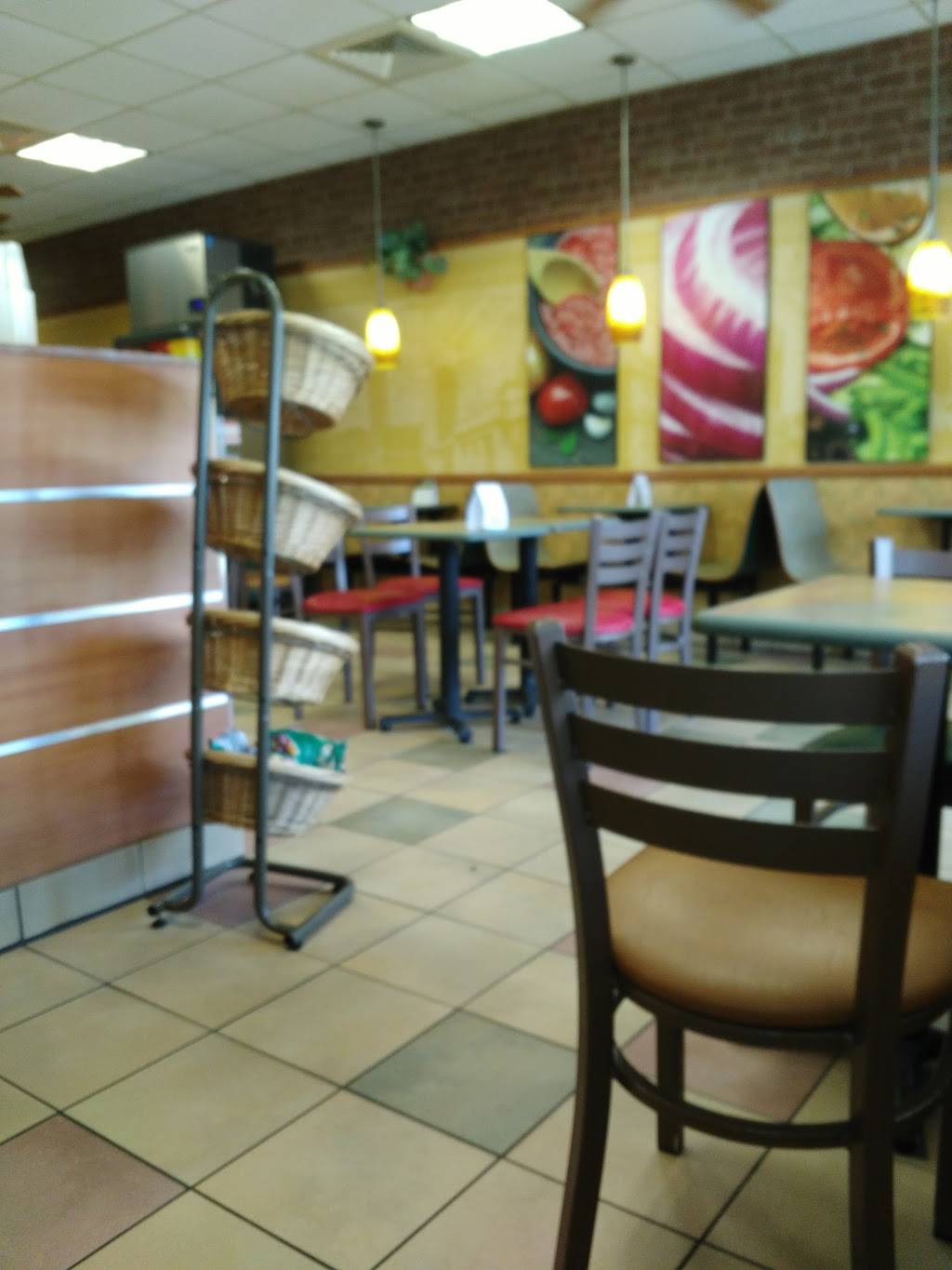Subway | restaurant | 2048 Holleman Dr W, College Station, TX 77840, USA | 9796966045 OR +1 979-696-6045