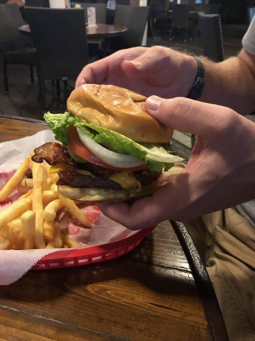 Harolds Place Chickee Bar And Grill | restaurant | 2555 Tamiami Trail N, Naples, FL 34103, USA | 2392637254 OR +1 239-263-7254