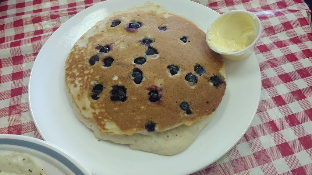 Henrys Market | restaurant | 1901 Anderson Hwy # A, Powhatan, VA 23139, USA | 8043790073 OR +1 804-379-0073