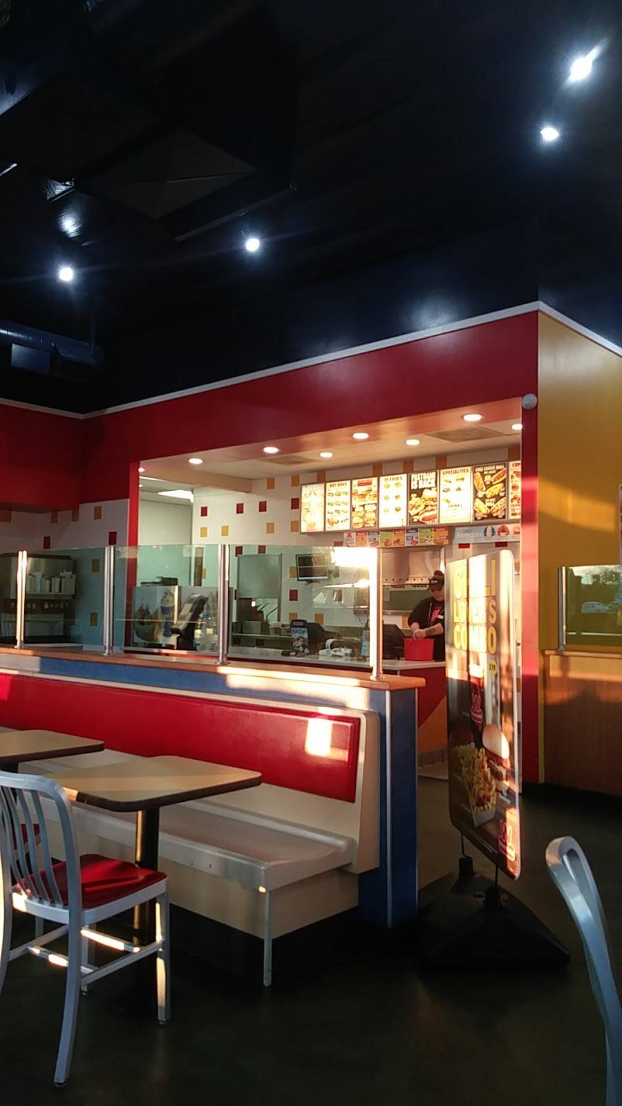 Wienerschnitzel | restaurant | 14485 7th St, Victorville, CA 92395, USA | 7602435031 OR +1 760-243-5031