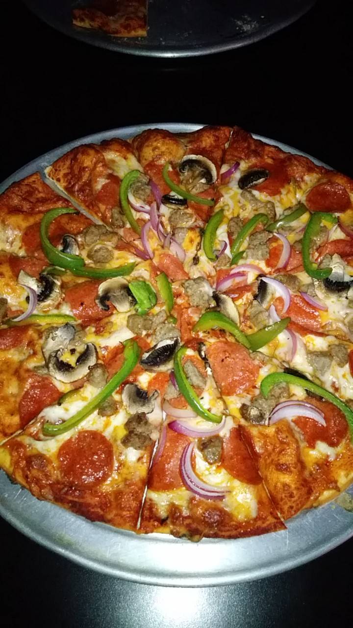 Gils Inside Mr Ds | restaurant | 122 E Park St, Stockton, CA 95202, USA | 2096037990 OR +1 209-603-7990