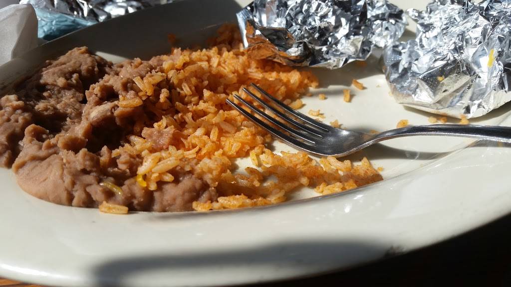 Mi Casita | restaurant | 110 N Carroll Blvd, Denton, TX 76201, USA | 9408911932 OR +1 940-891-1932