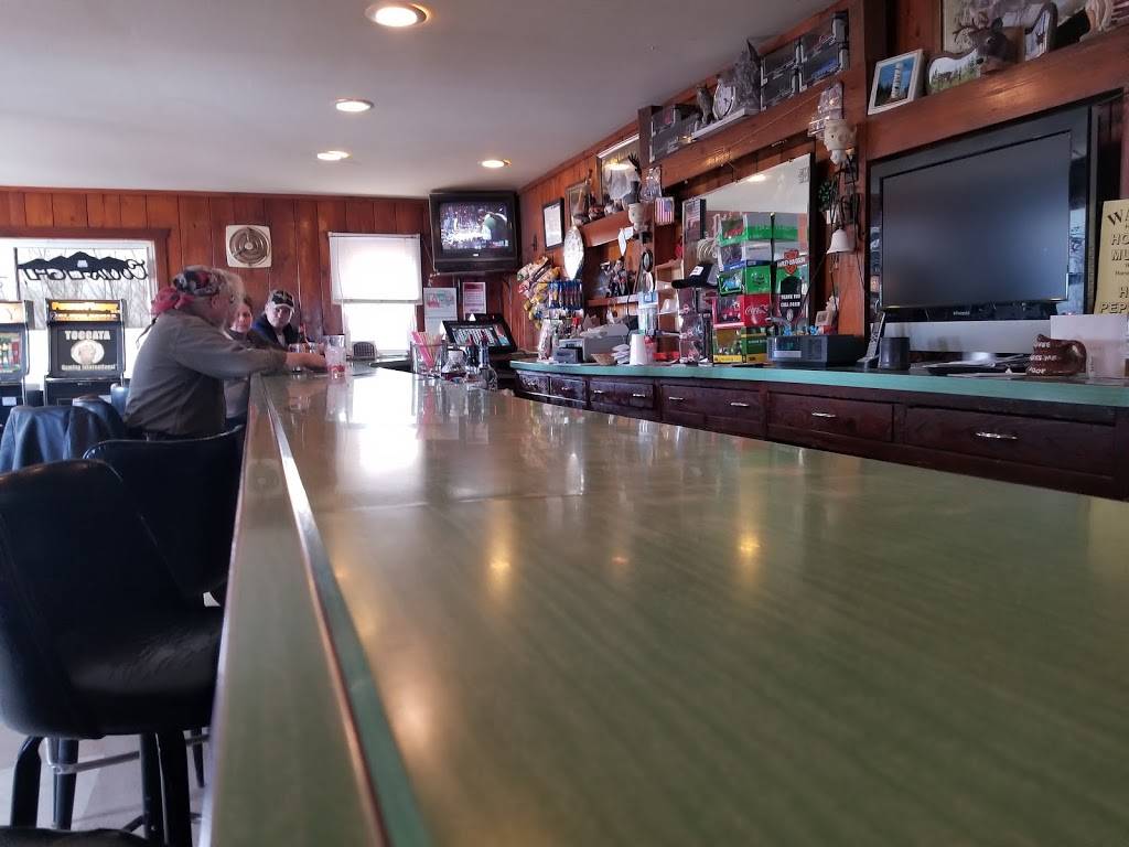 Tom And Jerrys Supper Club | restaurant | W15282 WI-64, Gilman, WI 54433, USA | 7154475431 OR +1 715-447-5431