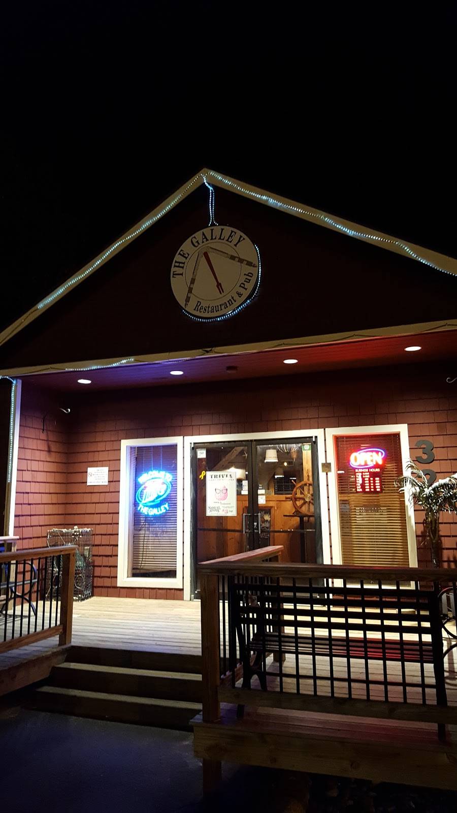 The Galley Restaurant & Pub | restaurant | 327 Roosevelt Trail, Naples, ME 04055, USA | 2076931002 OR +1 207-693-1002