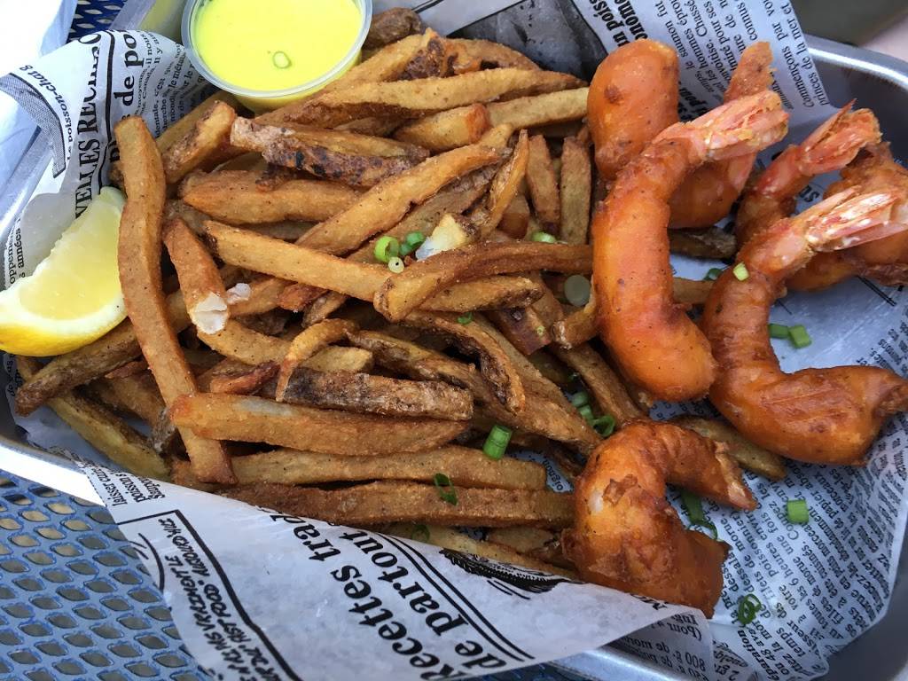 La Queue de Poisson | restaurant | 3779 Rue Wellington, Verdun, QC H4G 1V1, Canada | 5145078245 OR +1 514-507-8245