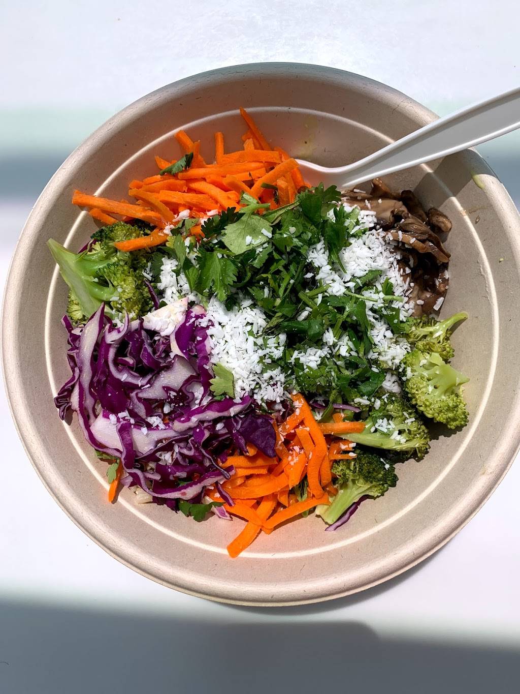 Freshii Erin Mills | restaurant | 5100 Erin Mills Pkwy, Mississauga, ON L5M 4Z5, Canada | 9059976001 OR +1 905-997-6001