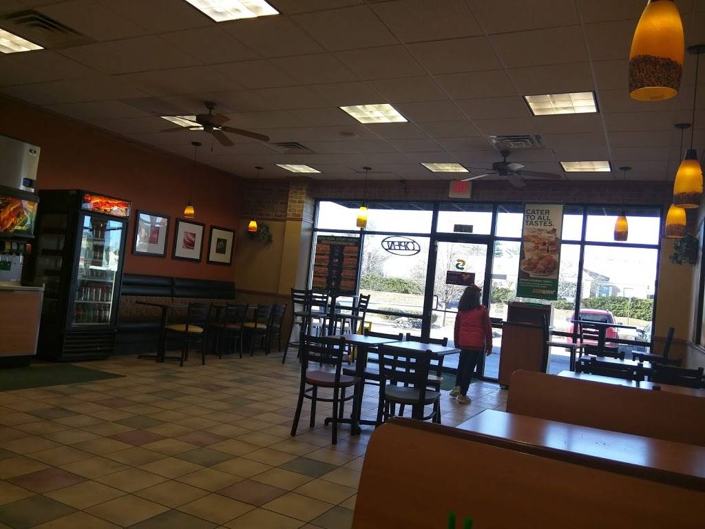 Subway Restaurants | restaurant | Shoppes at, 3935 E Southport Rd, Indianapolis, IN 46237, USA | 3178656560 OR +1 317-865-6560