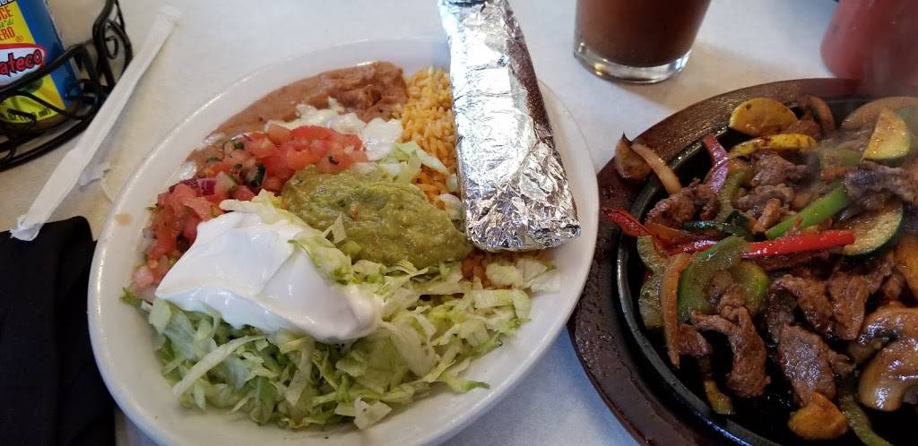 Pedros Grill & Cantina | restaurant | 915 Cloquet Ave, Cloquet, MN 55720, USA | 2188797171 OR +1 218-879-7171