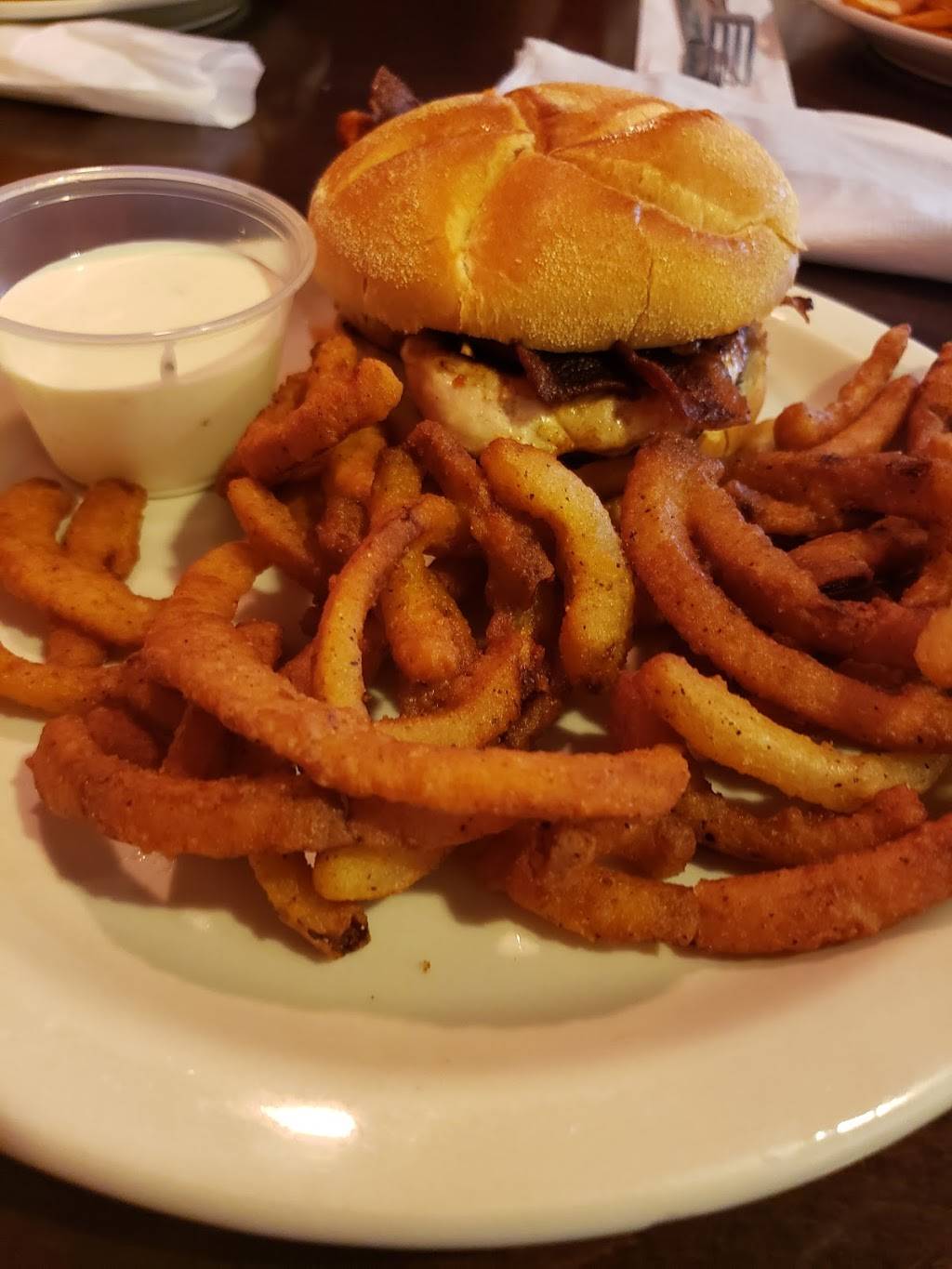 Davids Deli & Restaurant | restaurant | 1984 Eastwood Rd, Wilmington, NC 28403, USA | 9102569070 OR +1 910-256-9070