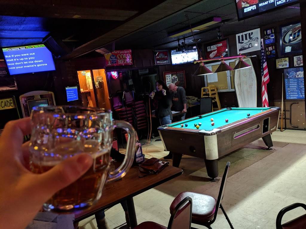 Auburn Hotel | restaurant | 101 W Midland Rd, Auburn, MI 48611, USA | 9896622281 OR +1 989-662-2281